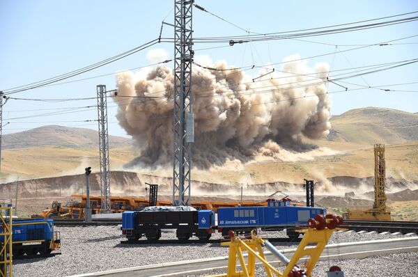 В Алмалыке заложен новый рудник - Sputnik Узбекистан