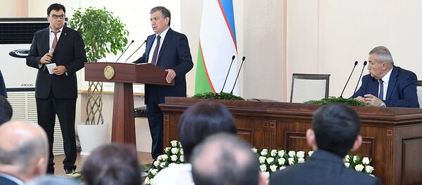 Президент Узбекистана Шавкат Мирзиёев Президент Узбекистана Шавкат Мирзиёев - Sputnik Ўзбекистон