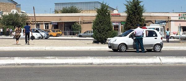 Инспектор Гаи остановил для проверки автомобиль - Sputnik Ўзбекистон