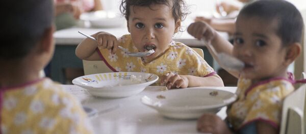 В детском саду колхоза Социализм - Sputnik Ўзбекистон