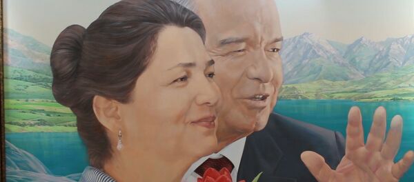 Фотовыставка в память об Исламе Каримове открылась в Ташкенте - Sputnik Узбекистан