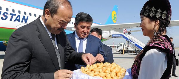 Премьер-министр Узбекистана Абдулла Арипов прибыл с рабочим визитом в Кыргызстан Премьер-министр Узбекистана Абдулла Арипов прибыл с рабочим визитом в Кыргызстан - Sputnik Ўзбекистон