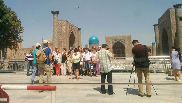 Съемочная группа Аlmaty nomad во время работы - Sputnik Узбекистан
