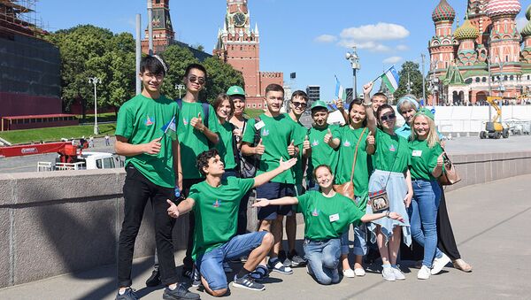 Участники образовательного проекта Здравствуй, Россия! из Узбекистана в Москве - Sputnik Узбекистан