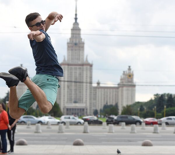 Участник образовательного проекта Здравствуй, Россия! из Узбекистана в Москве Участник образовательного проекта Здравствуй, Россия! из Узбекистана в Москве - Sputnik Узбекистан