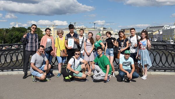 Участники образовательного проекта Здравствуй, Россия! из Узбекистана в Москве - Sputnik Узбекистан