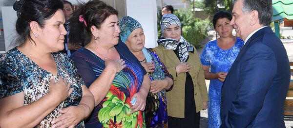 Визит Шавката Мирзиёева в Бекабад Визит Шавката Мирзиёева в Бекабад - Sputnik Ўзбекистон