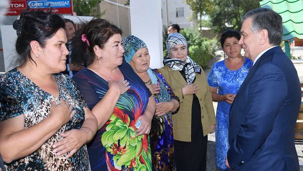 Визит Шавката Мирзиёева в Бекабад - Sputnik Узбекистан