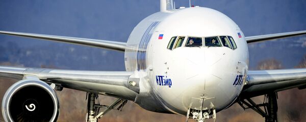 Самолет авиакомпании Utair - Sputnik Узбекистан