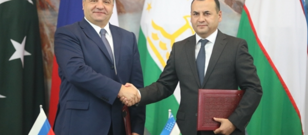 Глав МЧС РУз и РФ - Рустам Джураев и Владимир Пучков Глав МЧС РУз и РФ - Рустам Джураев и Владимир Пучков - Sputnik Узбекистан