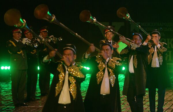 Церемония открытия X Международного военно-музыкального фестиваля Спасская башня Церемония открытия X Международного военно-музыкального фестиваля Спасская башня - Sputnik Узбекистан