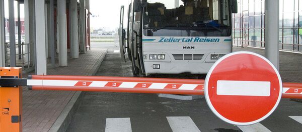 Автобус на границе Автобус на границе - Sputnik Узбекистан