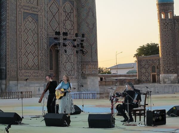 Участники из Австралии Zulya and The children of the undeground Участники из Австралии Zulya and The children of the undeground - Sputnik Узбекистан