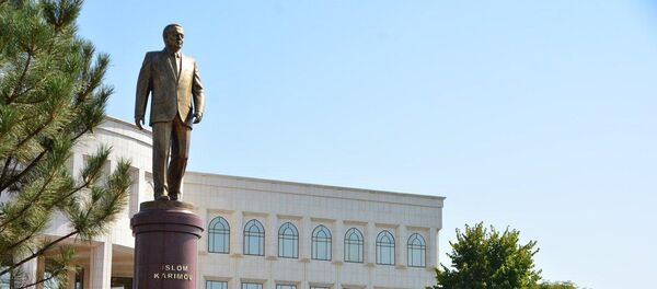 В Ташкенте открыли памятник первому Президенту Узбекистана Исламу Каримову - Sputnik Узбекистан