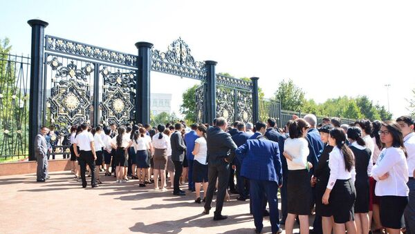 В Ташкенте открыли памятник первому президенту Узбекистана Исламу Каримову - Sputnik Узбекистан