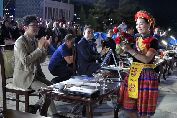 Стали известны участники фестиваля Шарк тароналари в Самарканде - Sputnik Узбекистан