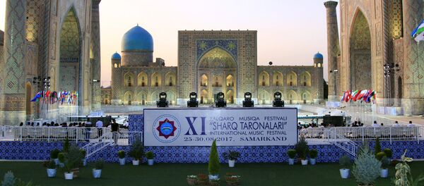 Фестиваль Шарк Тароналари в Самарканде Фестиваль Шарк Тароналари в Самарканде - Sputnik Узбекистан