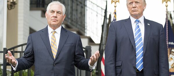 Президент США Дональд Трамп и Госсекретарь Рекс Тиллерсон Президент США Дональд Трамп и Госсекретарь Рекс Тиллерсон - Sputnik Ўзбекистон