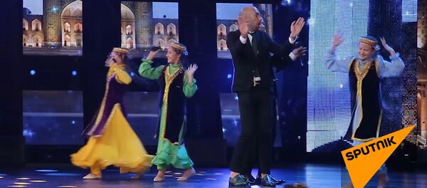 Видео с эмоциями после выступления девчонок из Узбекистана - Sputnik Узбекистан