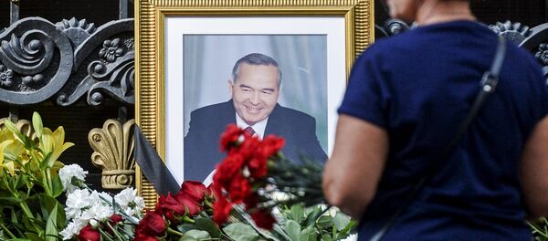 Цветы у посольства Узбекистана в Москве, в связи с кончиной президента республики Ислама Каримова Цветы у посольства Узбекистана в Москве, в связи с кончиной президента республики Ислама Каримова - Sputnik Ўзбекистон