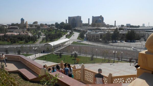 Вид, открывающийся с мечети Хазрати Хизр, где похоронен первый президент Узбекистана Ислам Каримов - Sputnik Узбекистан