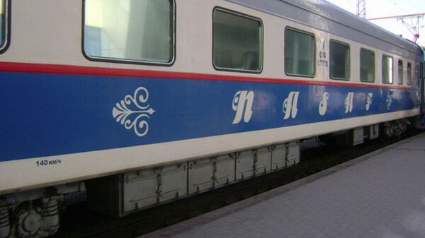 Пассажирский поезд Nasaf  - Sputnik Узбекистан