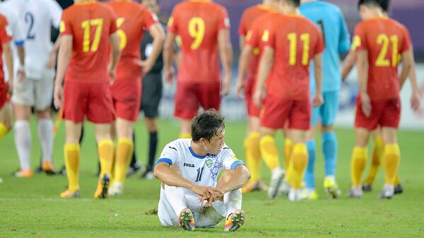 Сборная Узбекистана по футболу проиграла сборной Китая со счетом 0:1 - Sputnik Узбекистан