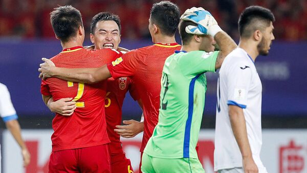 Сборная Узбекистана по футболу проиграла сборной Китая со счетом 0:1 - Sputnik Ўзбекистон