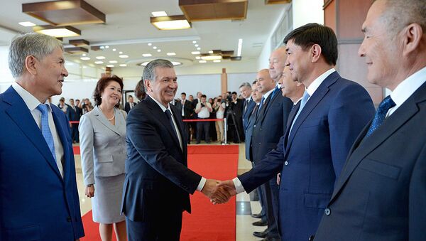 Президент Узбекистана Шавкат Мирзиёев прибыл в Кыргызстан с государственным визитом - Sputnik Узбекистан