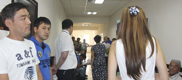 Ochered. Illyustrativnoe foto - Sputnik O‘zbekiston