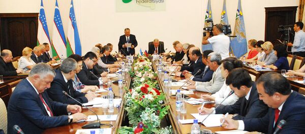 5 сентября 2017 года в Узбекистан с официальным визитом прибыла делегация Федерации независимых профсоюзов России во главе с председателем ФНПР Михаилом Шмаковым 5 сентября 2017 года в Узбекистан с официальным визитом прибыла делегация Федерации независимых профсоюзов России во главе с председателем ФНПР Михаилом Шмаковым - Sputnik Ўзбекистон