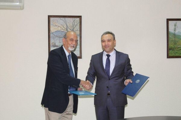 Университет мировой экономики и дипломатии Министерства иностранных дел Узбекистана подписал Меморандум о взаимопонимании с Международным фондом Вивекананды (Индия) - Sputnik Узбекистан