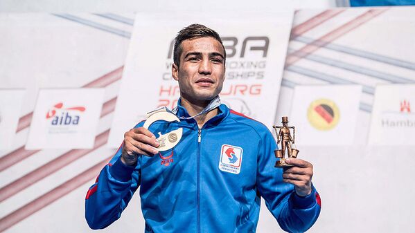 Шахрам Гиясов стал единственным узбекистанцем, завоевавшим на этом чемпионате мира золото - Sputnik Узбекистан