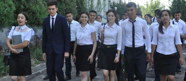 Студенты педагогического института в Чирчике Студенты педагогического института в Чирчике - Sputnik Ўзбекистон