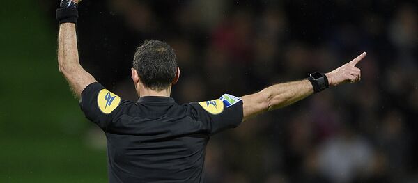 Футбольный судья - Sputnik Ўзбекистон