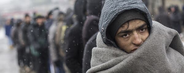 Беженцы в Белграде. Работа фотографа Алехандро Мартинеса Велеса из Испании Беженцы в Белграде. Работа фотографа Алехандро Мартинеса Велеса из Испании - Sputnik Узбекистан