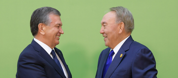 Президенты Узбекистана и Казахстана - Шавкат Мирзиёев и Нурсултан Назарбаев Президенты Узбекистана и Казахстана - Шавкат Мирзиёев и Нурсултан Назарбаев - Sputnik Ўзбекистон