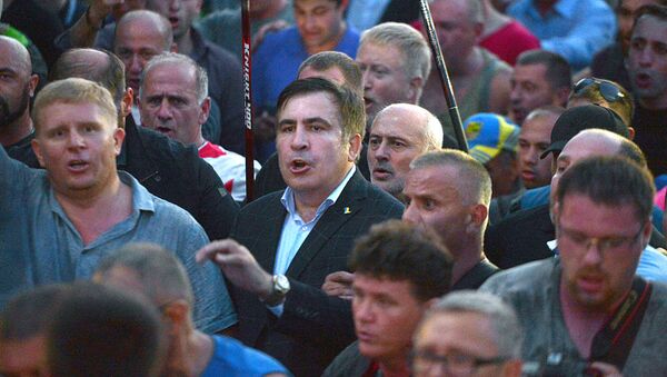 Bivshiy prezident Gruzii, eks-gubernator Odesskoy oblasti Mixail Saakashvili (v sentre)u punkta propuska Shegeni na ukrainsko-polskoy granitse - Sputnik O‘zbekiston