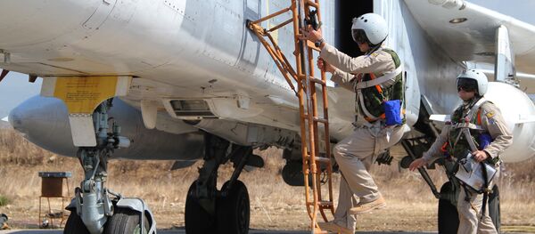 Российская боевая авиагруппа на аэродроме Хмеймим в Сирии Российская боевая авиагруппа на аэродроме Хмеймим в Сирии - Sputnik Узбекистан