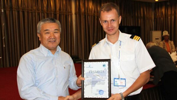 Победители в в IV Международном конкурсе мастерства авиадиспетчеров - Sputnik Узбекистан