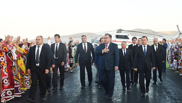 Президент Таджикистана Эмомали Рахмон в Хатлонской области - Sputnik Узбекистан