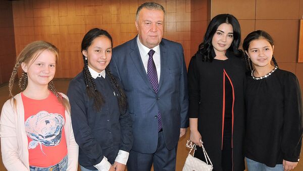 Министр культуры РУз пожелал удачи участницам из Узбекистана проекта Ты супер!Танцы - Sputnik Узбекистан