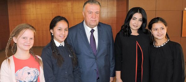 Министр культуры РУз пожелал удачи участницам из Узбекистана проекта Ты супер!Танцы - Sputnik Узбекистан