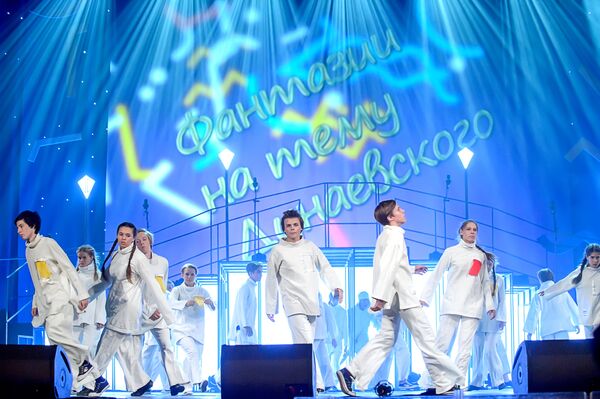 Спектакль Фантазии на тему Дунаевского Московского Детского музыкального театра юного актера - Sputnik Узбекистан