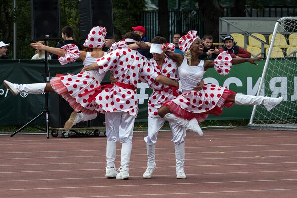 Развлекательная программа на фестивале Россия любит футбол Развлекательная программа на фестивале Россия любит футбол - Sputnik Узбекистан