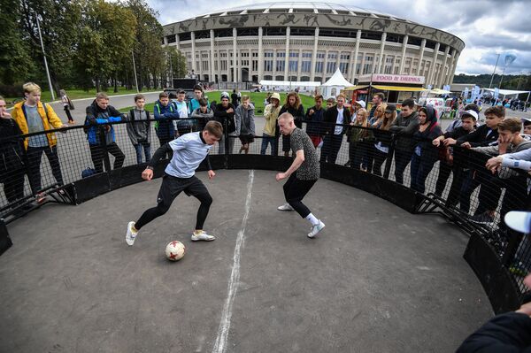 Фестиваль Россия любит футбол в Лужниках Фестиваль Россия любит футбол в Лужниках - Sputnik Узбекистан
