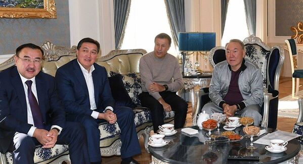 Нурсултан Назарбаев посмотрел бой Головкина против Канело - Sputnik Узбекистан