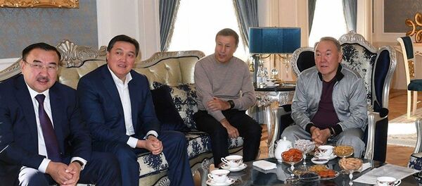 Нурсултан Назарбаев посмотрел бой Головкина против Канело - Sputnik Узбекистан