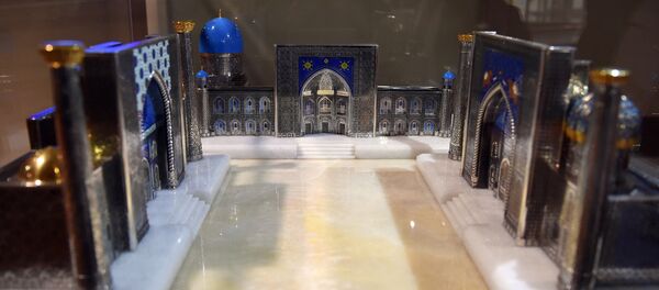 Макет площади Регистан, подаренный Мирзиёевым ООН Макет площади Регистан, подаренный Мирзиёевым ООН - Sputnik Ўзбекистон