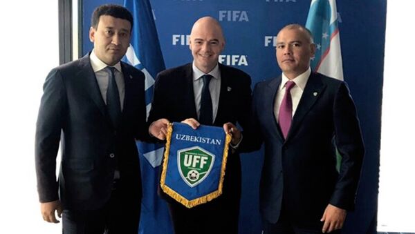 Президент Федерации футбола Узбекистана Умид Ахмаджонов встретился в Цюрихе с главой ФИФА Джанни Инфантино - Sputnik Узбекистан